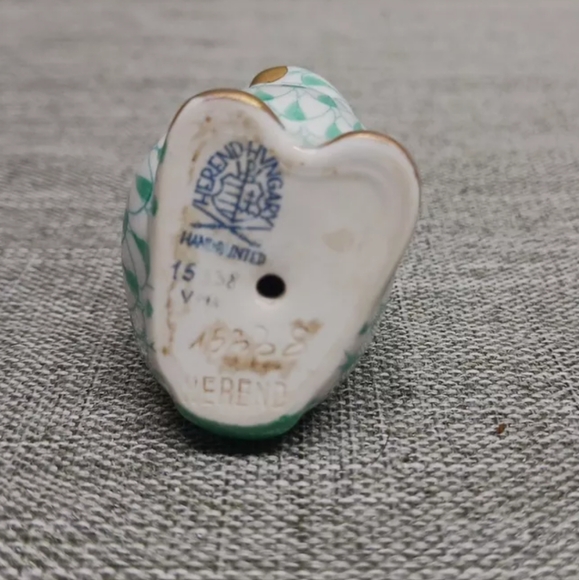 Herend Green Fishnet Sitting Bunny Rabbit Handpainted Porcelain Figurine 15338 - Picture 8 of 9